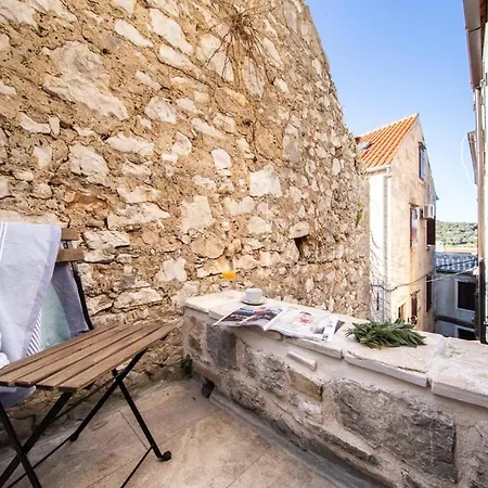 Casa Karina Vis
