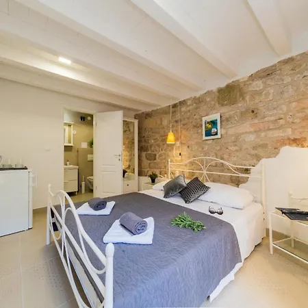 Casa Karina Vis